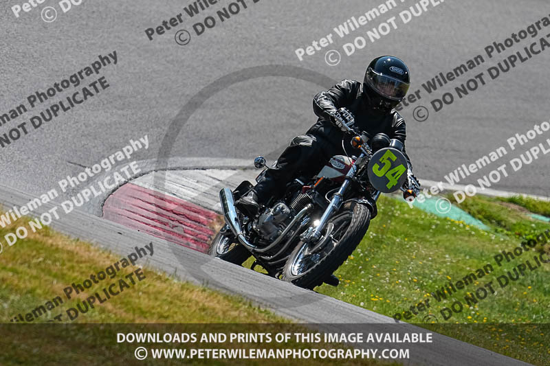 cadwell park;cadwell park photographs;cadwell trackday photographs;enduro digital images;event digital images;eventdigitalimages;peter wileman photography;racing digital images;trackday digital images;trackday photos